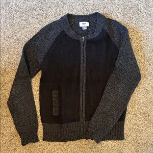 Women’s Black and Gray Sweater